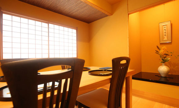 穏やかな雰囲気のお席で寛ぎの時間を